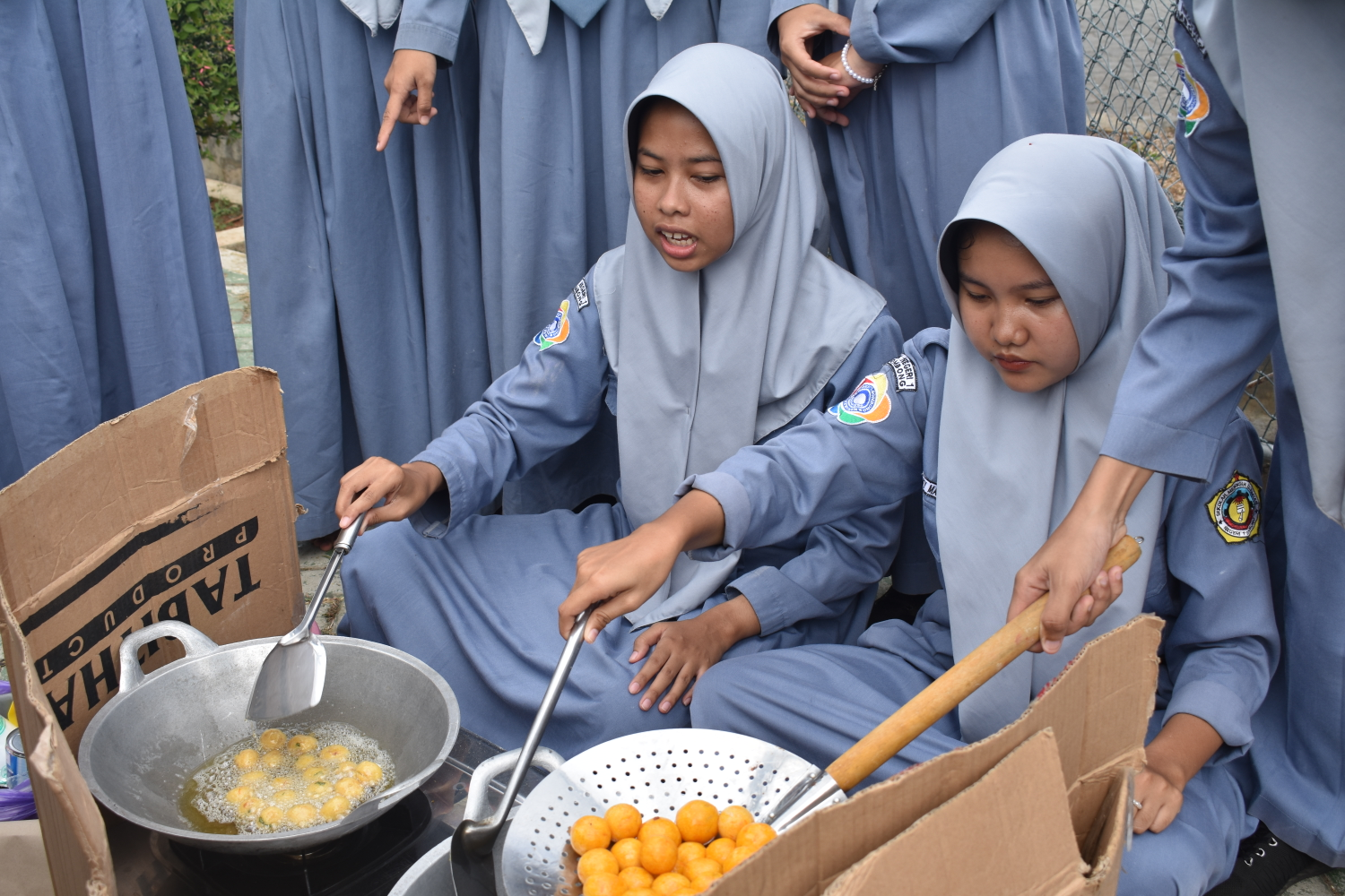Masak Bersama: Ajarkan Membuat Makanan Sehat dalam Kegotongroyongan